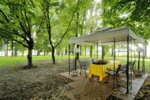 agriturismo le quattro rose in provincia di padova giardino